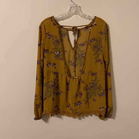 Size Small Long Sleeve Lightweight Top by JOLT - Picture 10 of 16